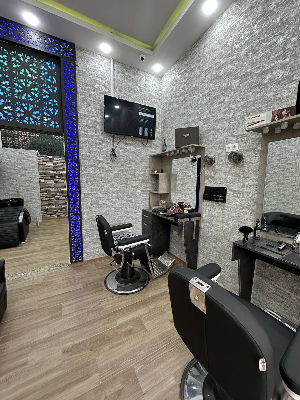 Equipped Commercial Space