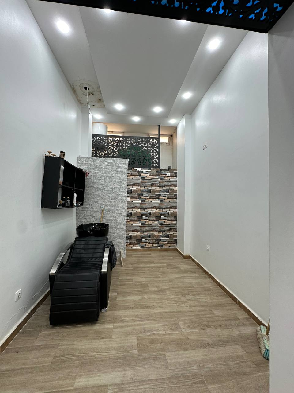 Equipped Commercial Space