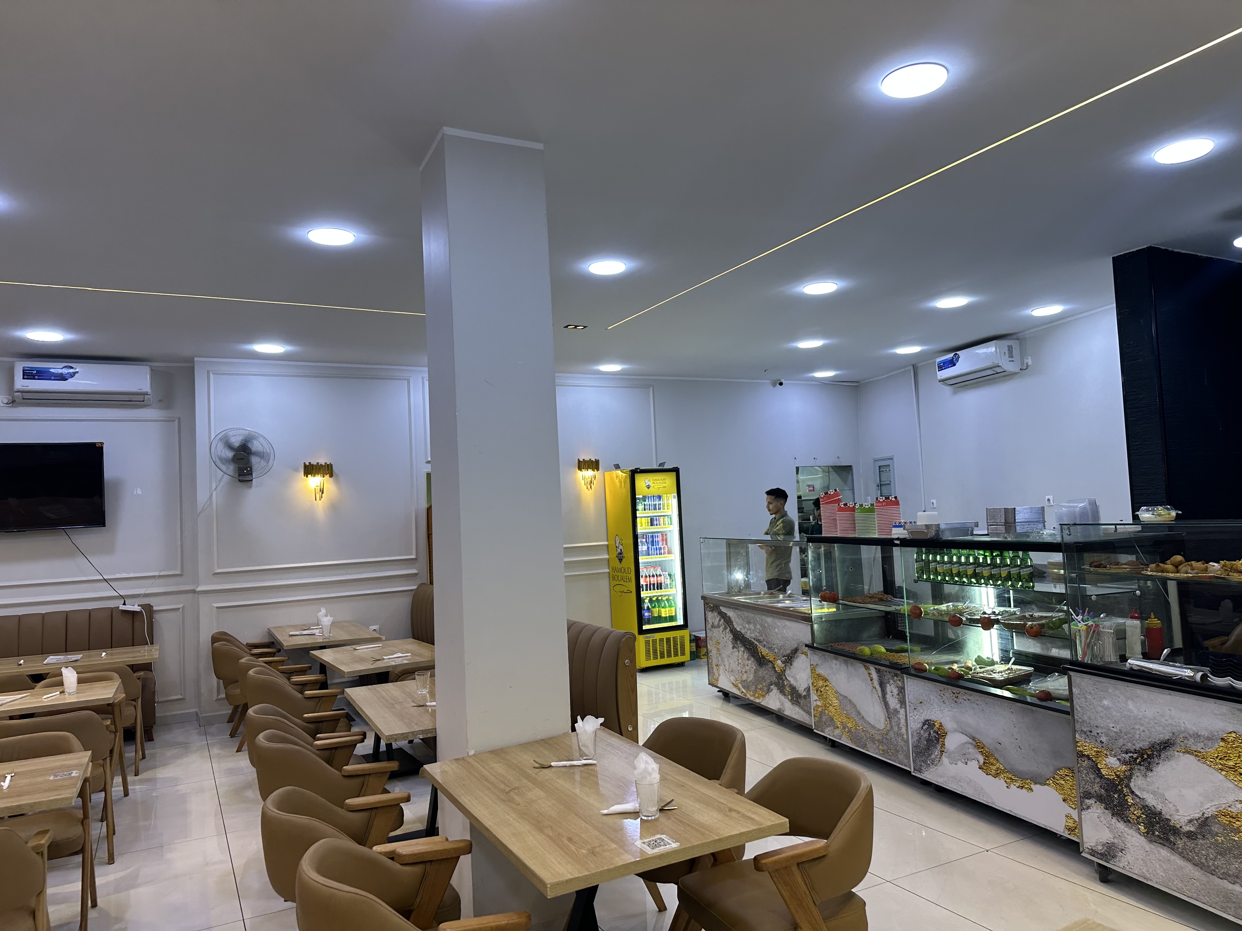 Fully Equipped Luxury Restaurant for Rent 🚨 El Achour, Algiers | 500,000 DZD �