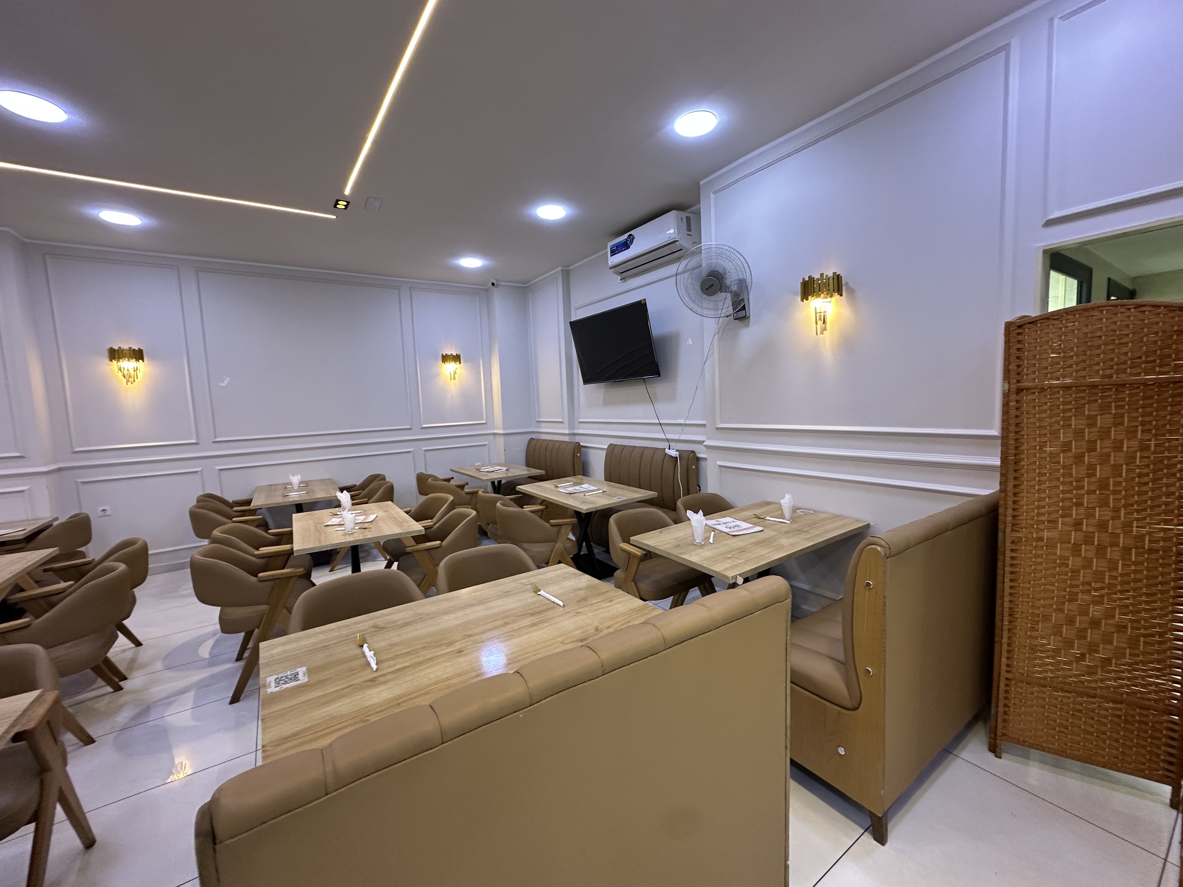 Fully Equipped Luxury Restaurant for Rent 🚨 El Achour, Algiers | 500,000 DZD �