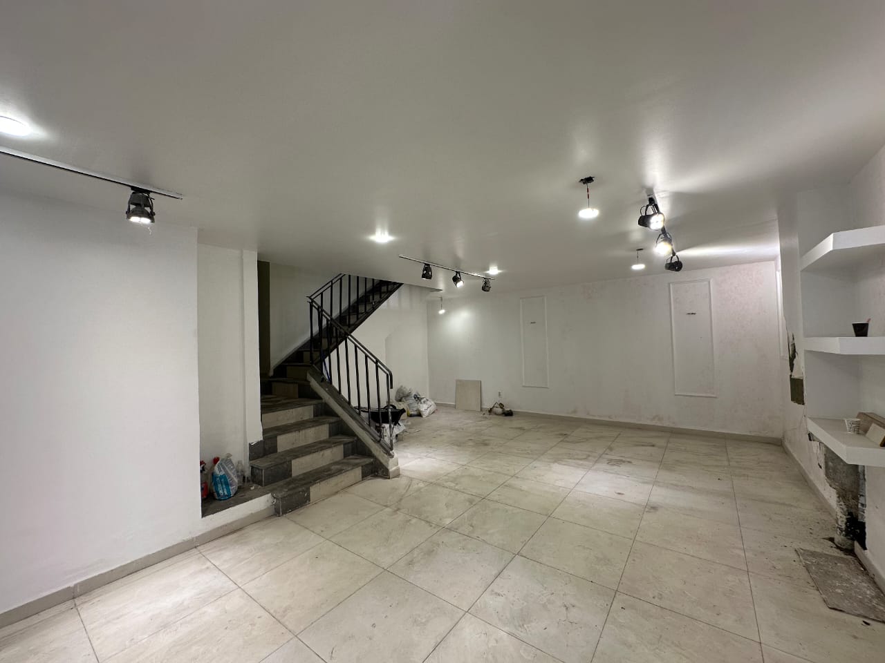🏢✨ Commercial Property for Sale in Télemly, Karim Belkacem Street – Algiers 💼